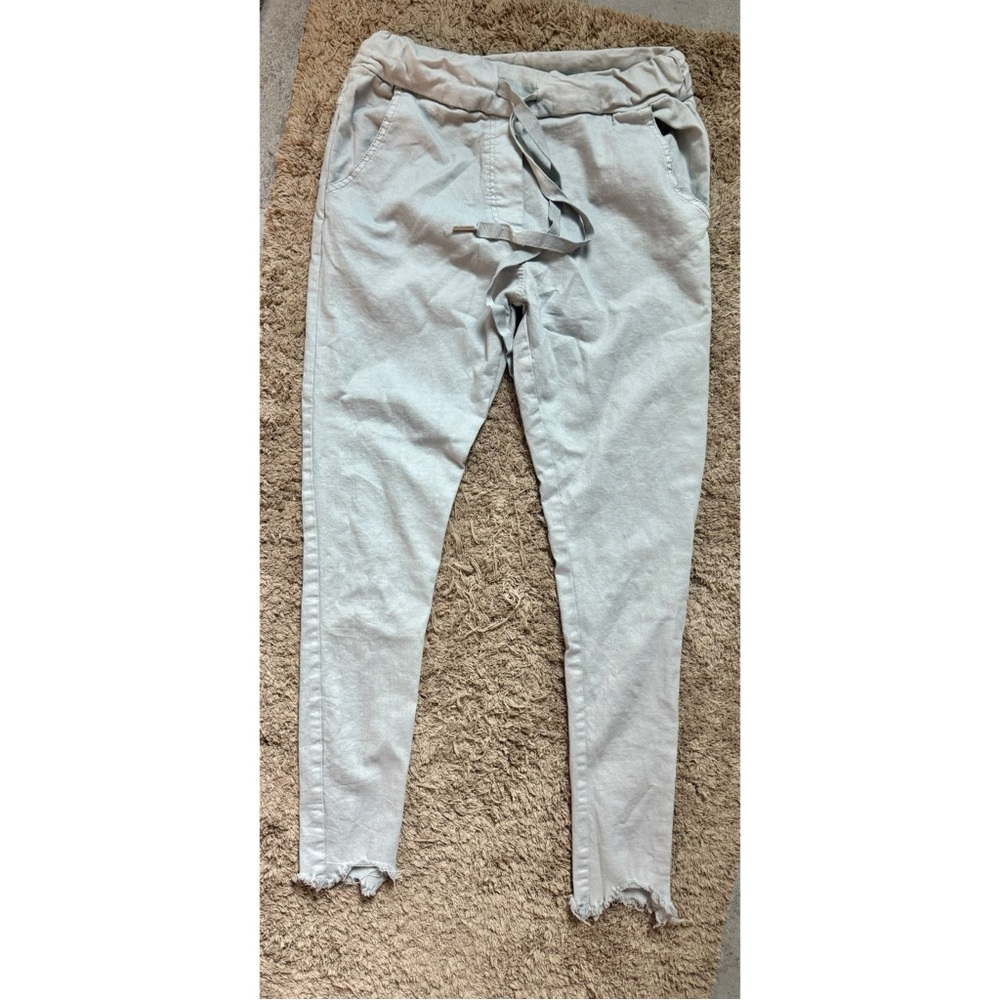 Venti6 Gray crinkle joggers with Distressed Detailing never worn perfect STRETCH